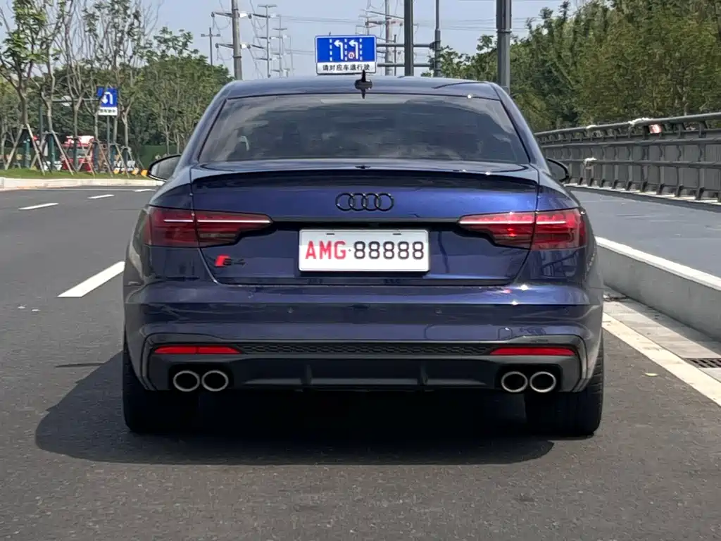 Audi S4 2024 — фото 9
