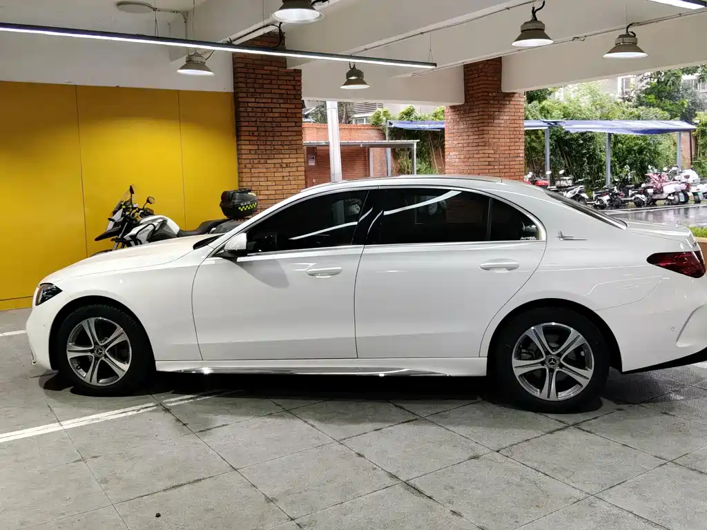 Mercedes-Benz C-Class 2022 — фото 16