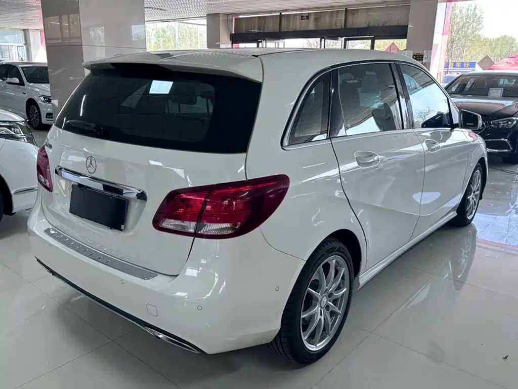 Mercedes-Benz B-Class 2015 — фото 20