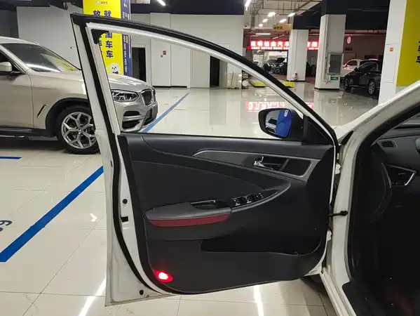 Changan Eado XT 2017
