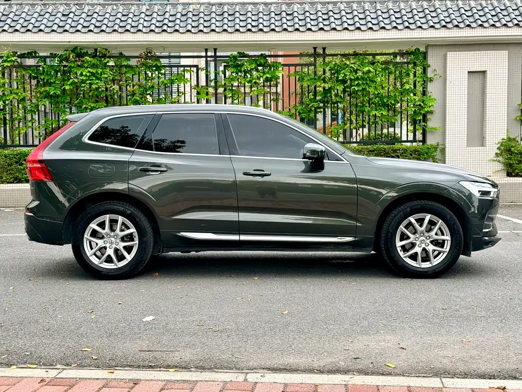 Volvo XC60 2019 — фото 4