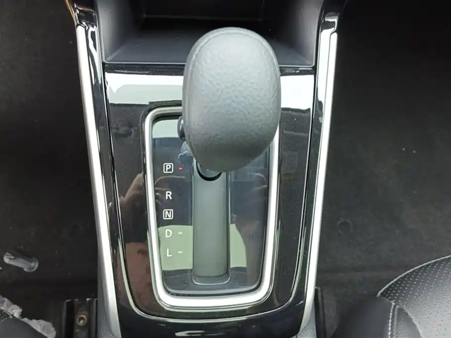 Nissan Sylphy 2021 — фото 16