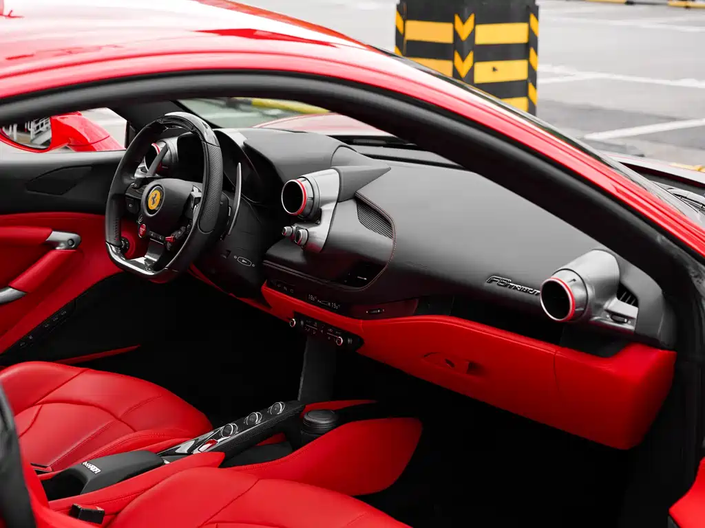 Ferrari F8 2023 — фото 9