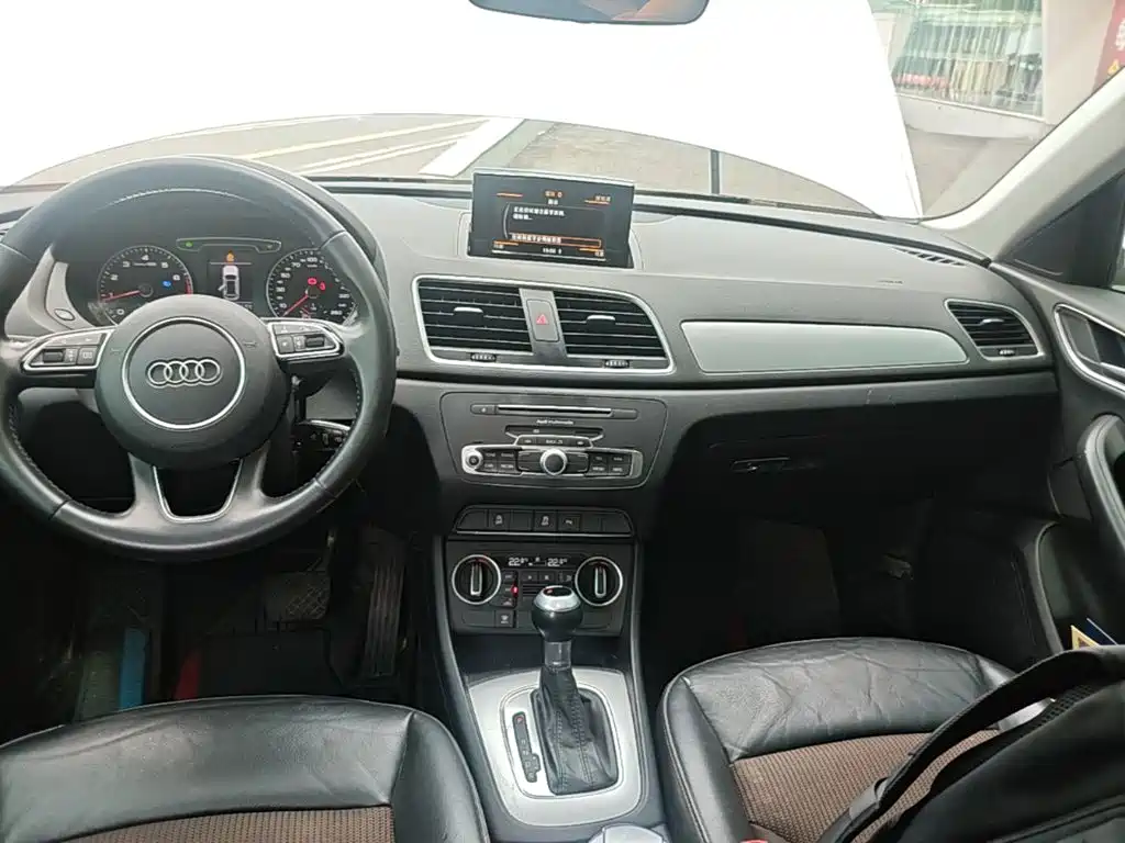 Audi Q3 2019 — фото 13