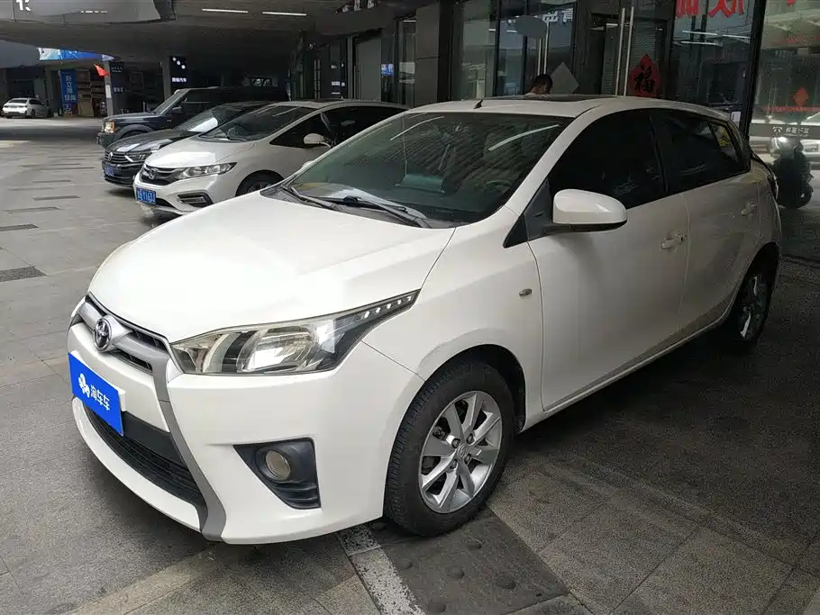 Toyota Yaris L 2014 — фото 1
