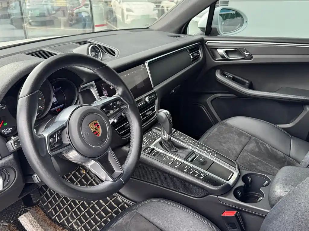 Porsche Macan 2021 — фото 12