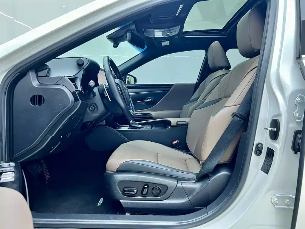 Lexus ES 2022 — фото 11