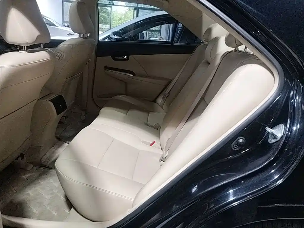 Toyota Camry 2016 — фото 17