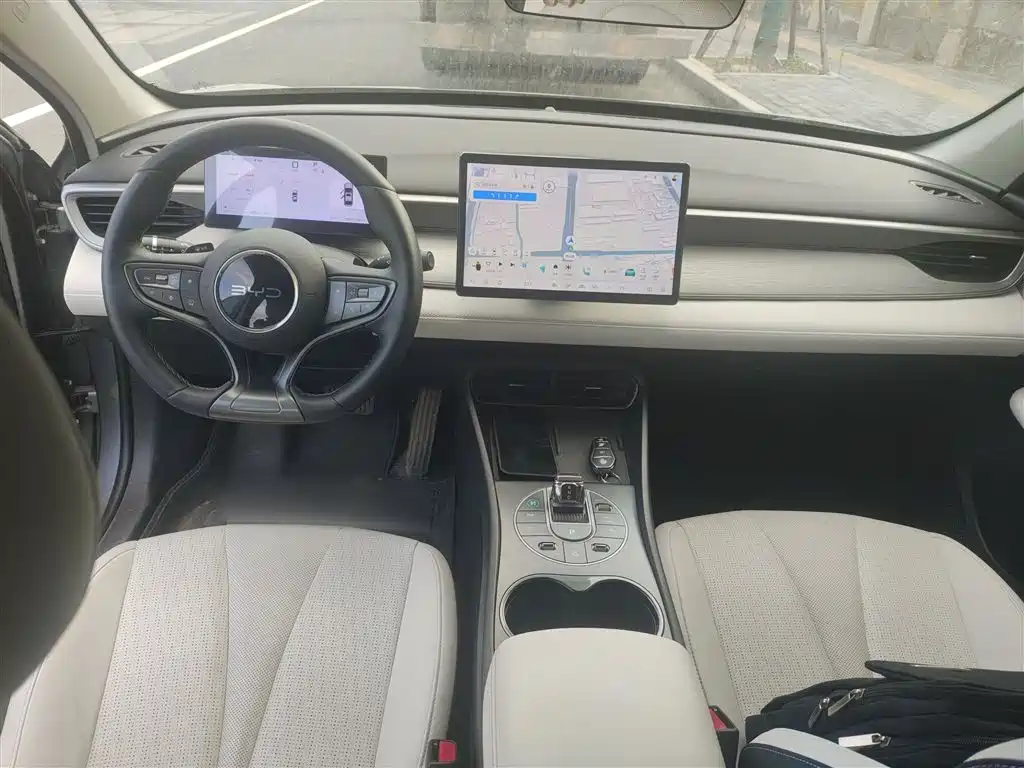 BYD Seal 05 DM-i 2025 — фото 10
