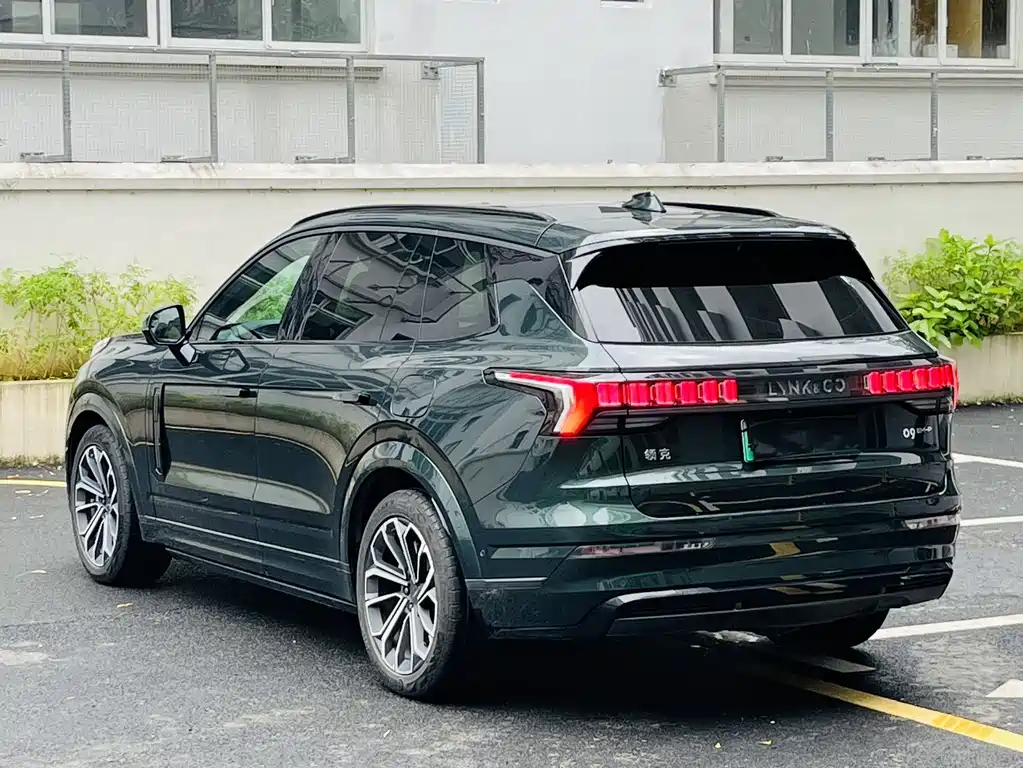 Lynk & Co 09 EM-P 2024 — фото 15