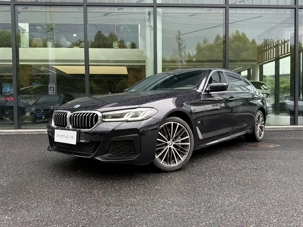 BMW 5 Series 2023 — фото 1
