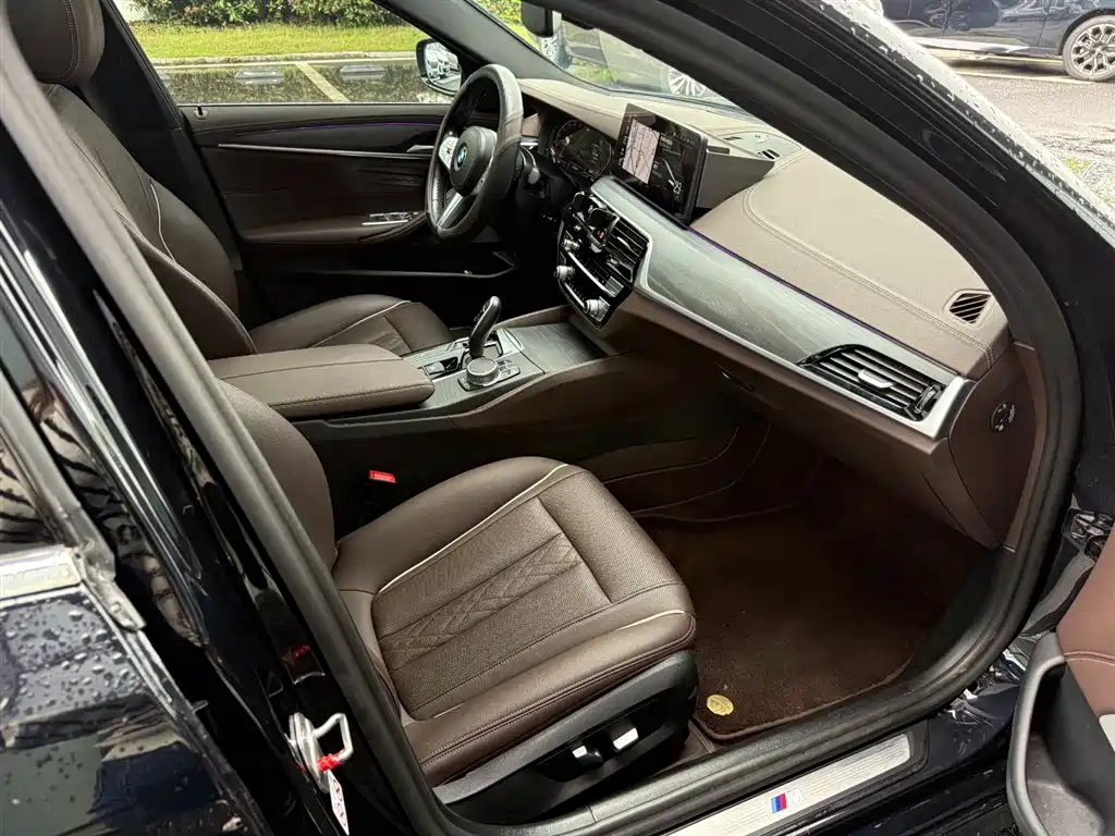 BMW 5 Series 2023 — фото 14