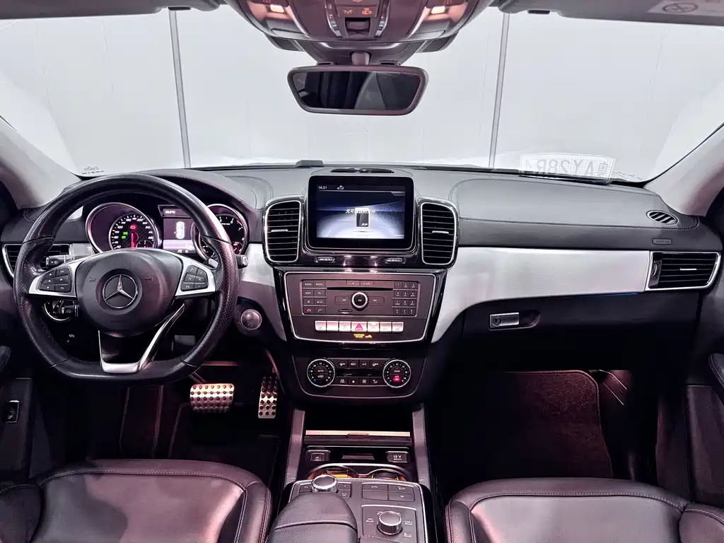 Mercedes-Benz GLE Coupe AMG 2018 — фото 12