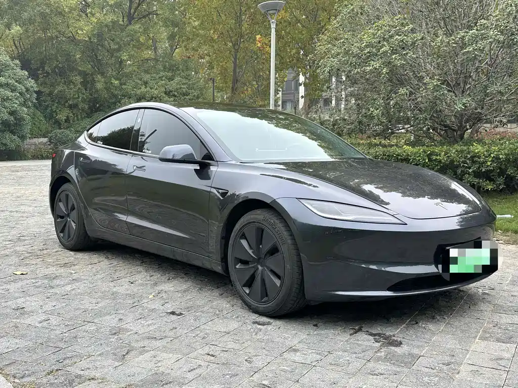 Tesla Model 3 2025 — фото 2