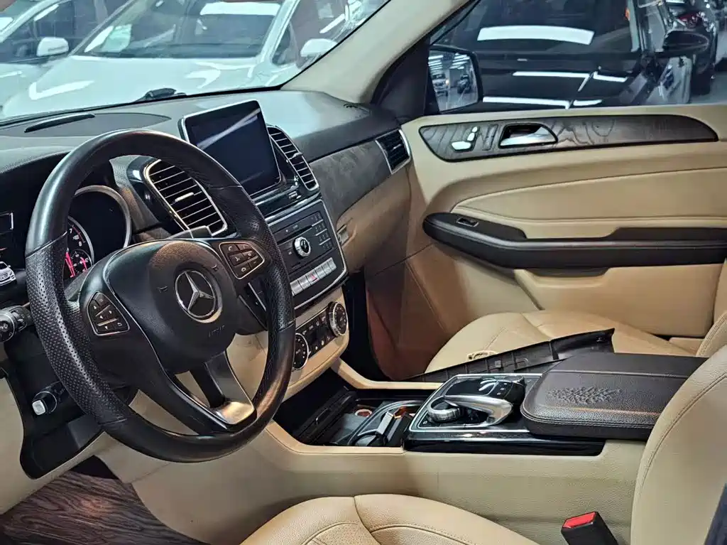 Mercedes-Benz GLE 2016 — фото 11