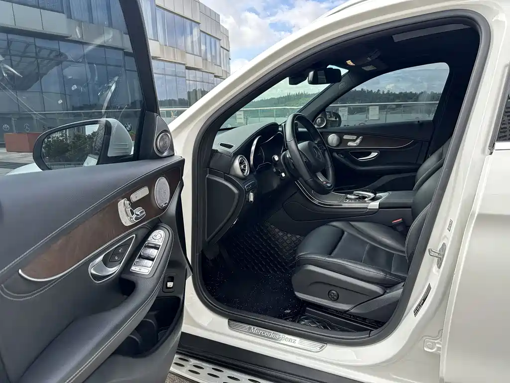 Mercedes-Benz GLC 2019 — фото 26