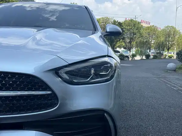 Mercedes-Benz C-Class 2025