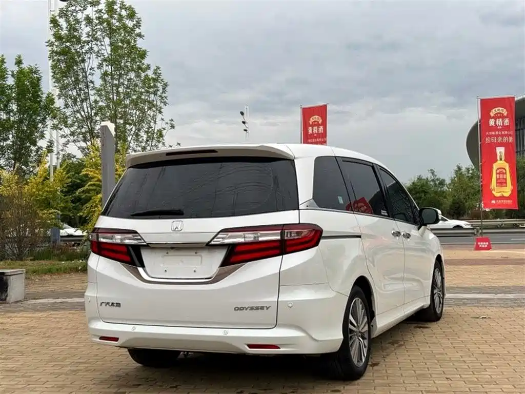 Honda Odyssey 2018 — фото 4