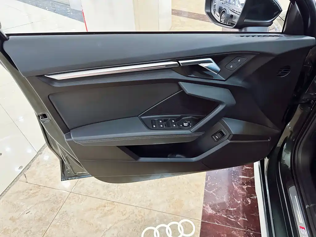 Audi A3 2023 — фото 12