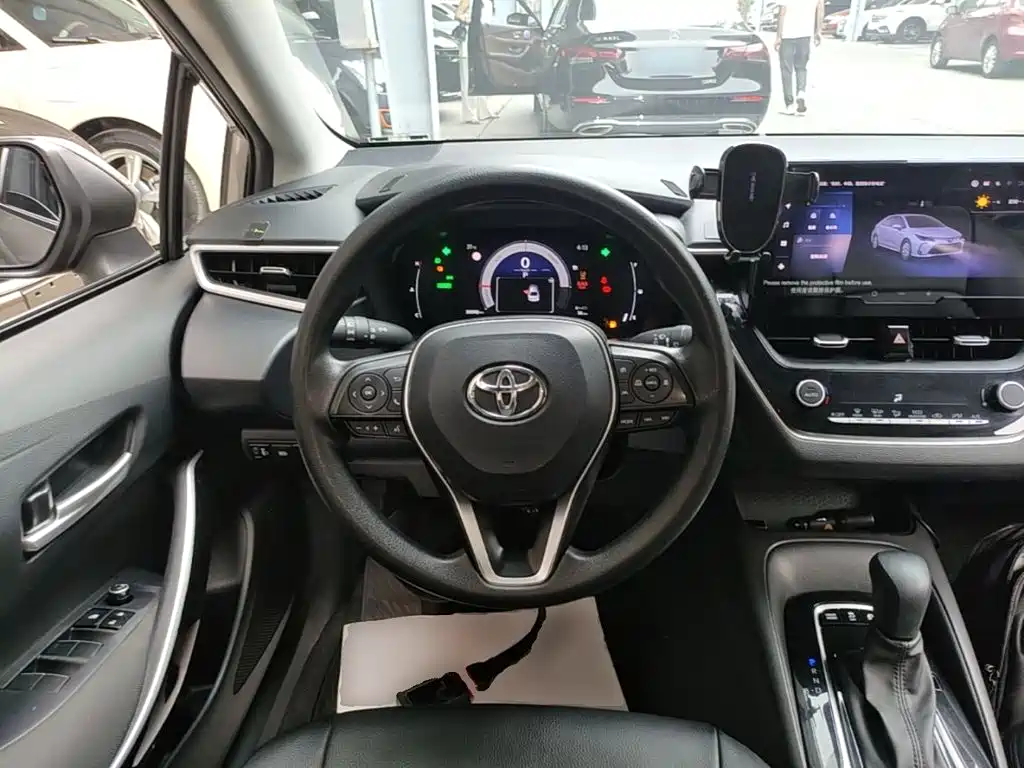 Toyota Corolla 2023 — фото 11