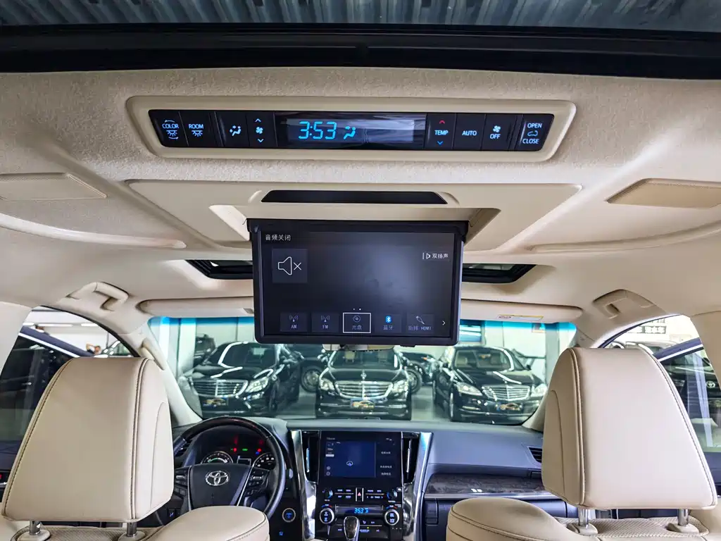 Toyota Vellfire 2021 — фото 22