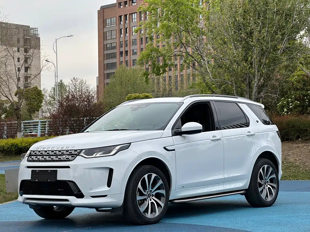 Land Rover Discovery Sport 2023 — фото 1