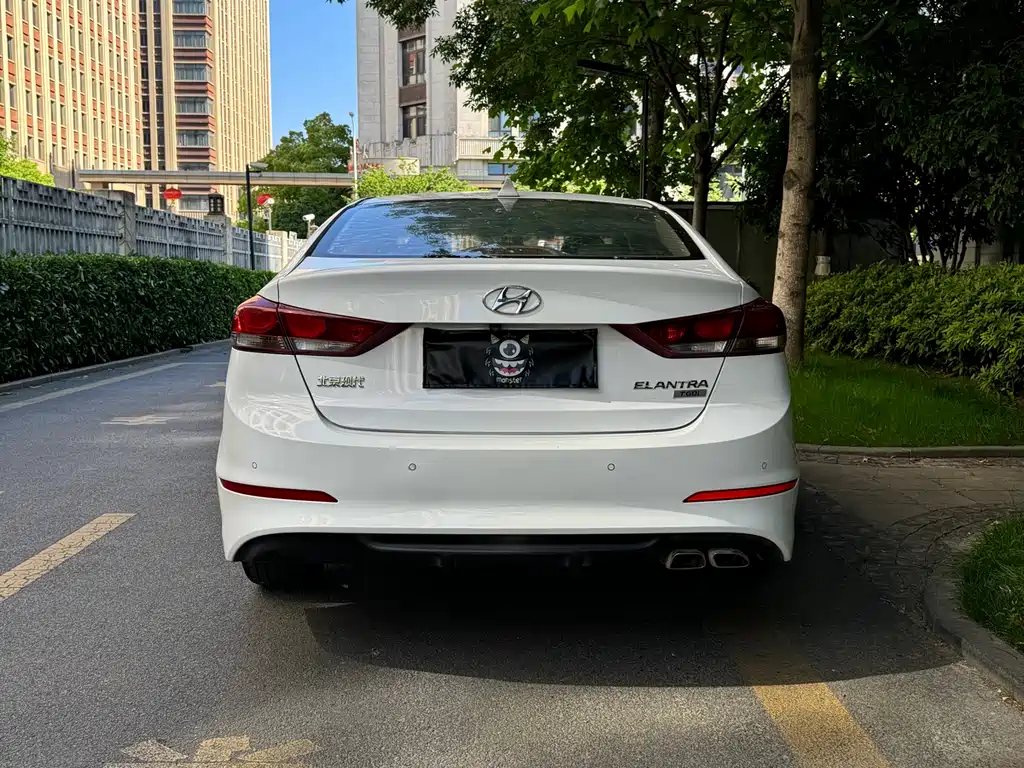 Hyundai Elantra 2018 — фото 13