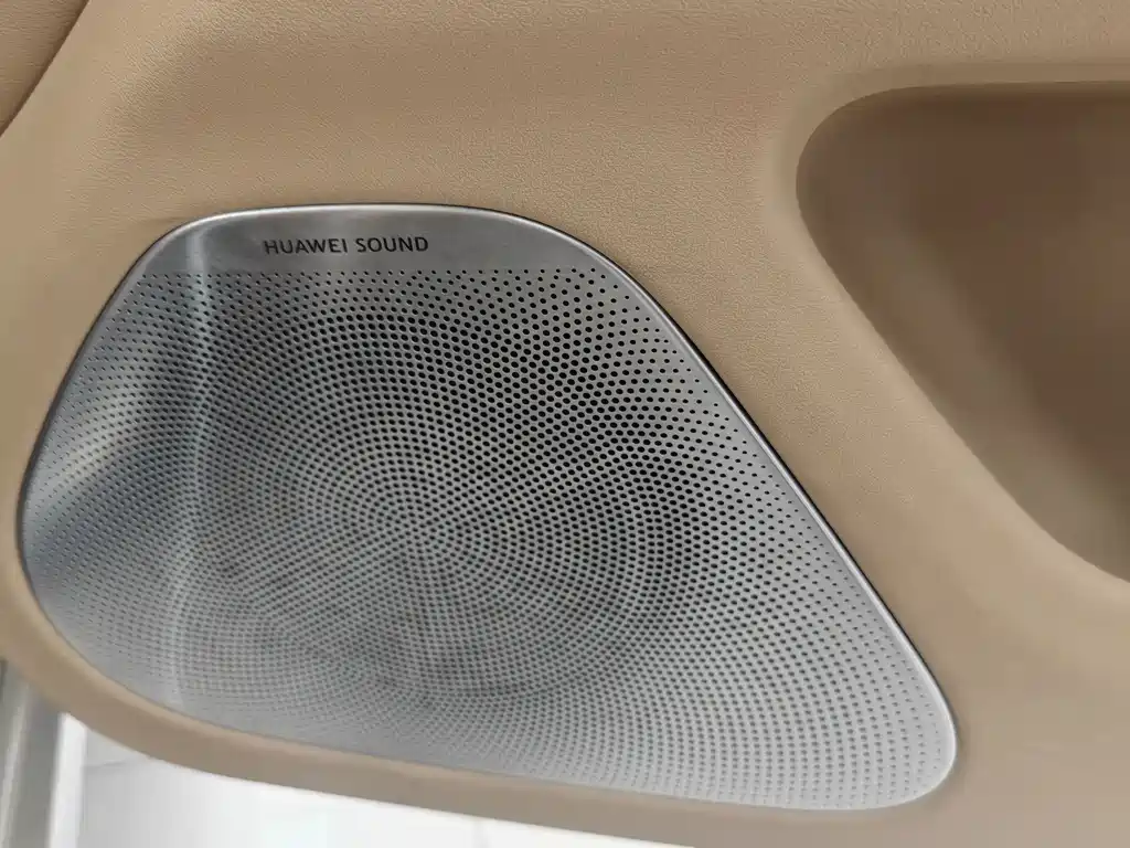 AITO M5 2023 — фото 19