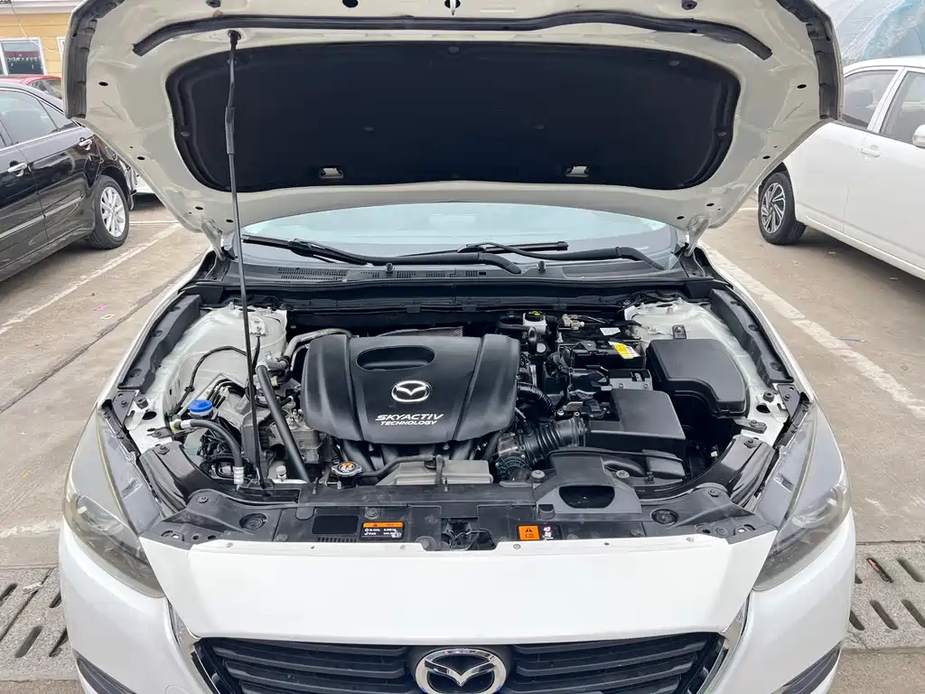 Mazda 3 Axela 2018 — фото 21