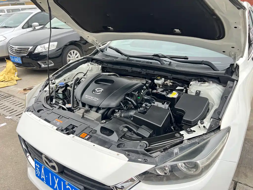 Mazda 3 Axela 2018 — фото 23