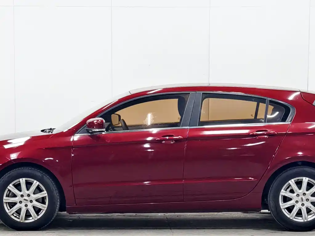 Qoros 3 2016