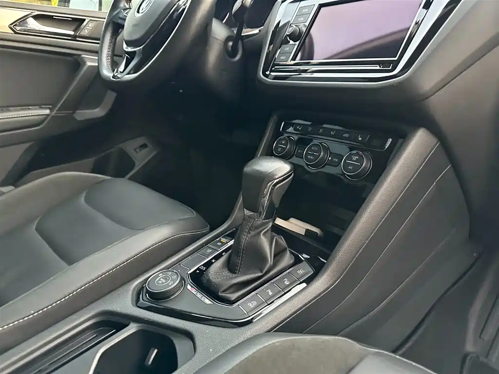 Volkswagen Tiguan L 2019 — фото 18