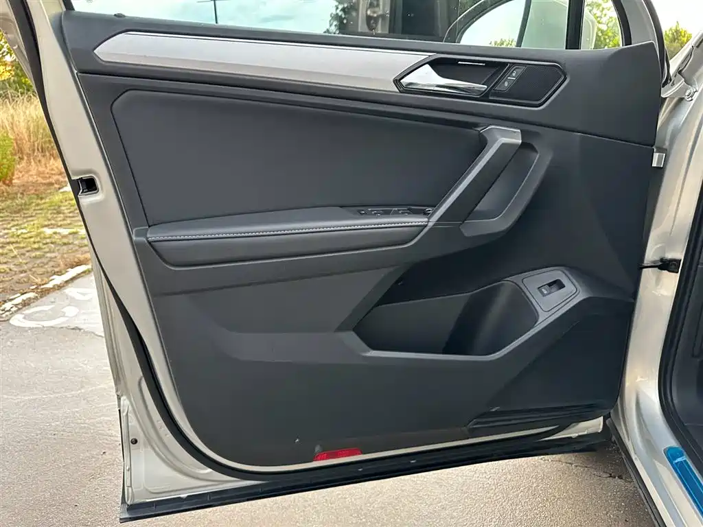 Volkswagen Tiguan L 2019 — фото 13