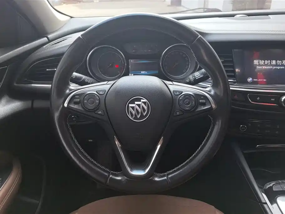 Buick Regal 2019 — фото 15