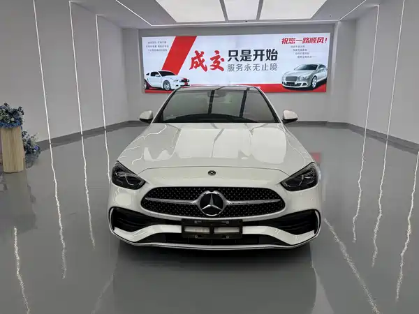 Mercedes-Benz C-Class 2024