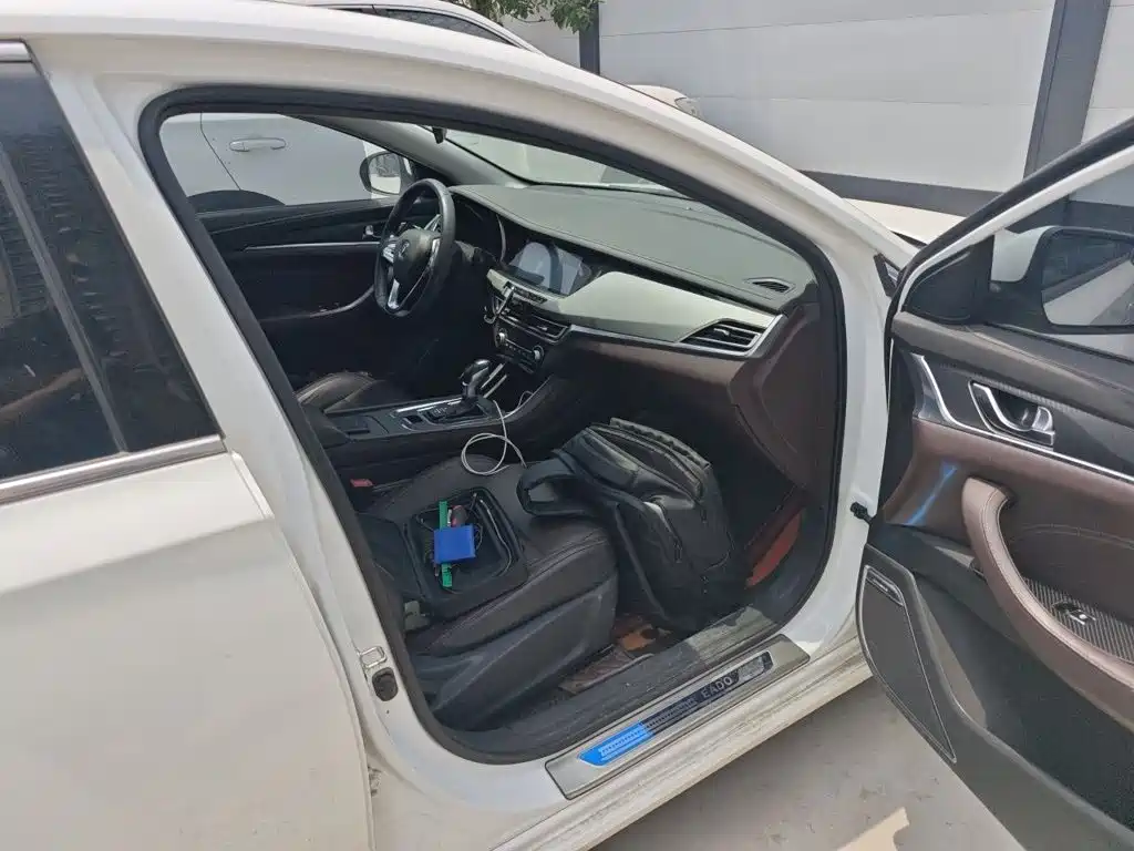 Changan Eado 2018 — фото 20