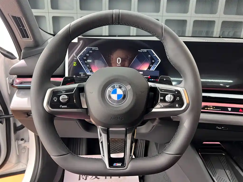 BMW 5 Series — фото 15