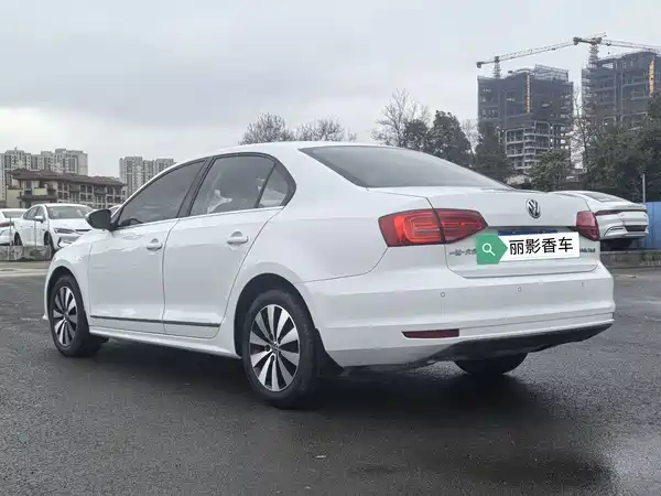 Volkswagen Sagitar 2018