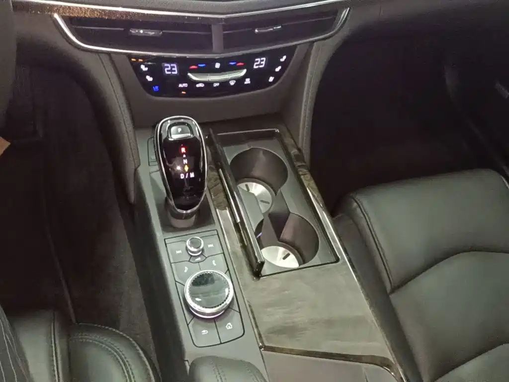 Cadillac CT6 2022 — фото 14