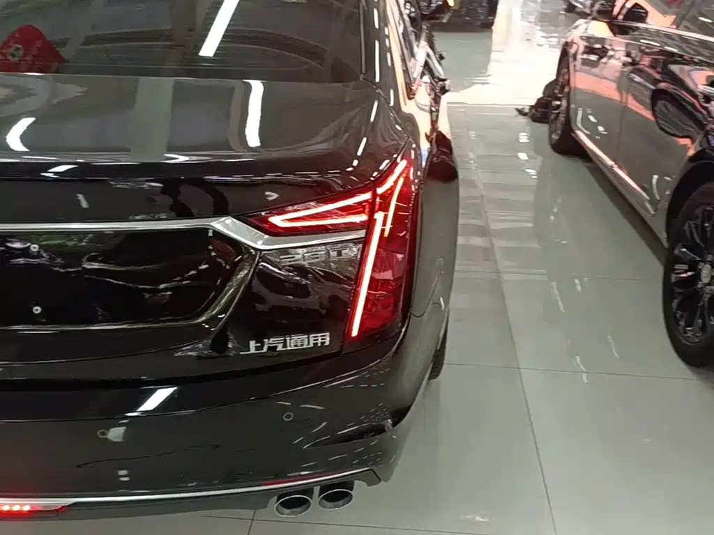 Cadillac CT6 2022 — фото 8
