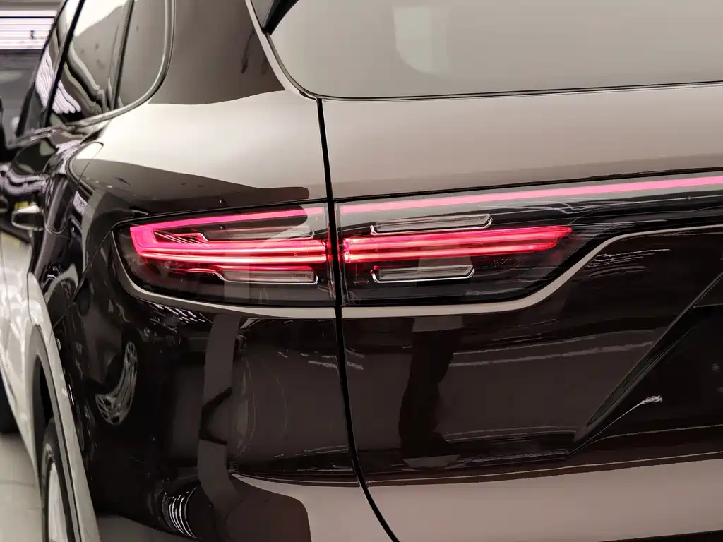 Porsche Cayenne Hybrid 2021 — фото 36
