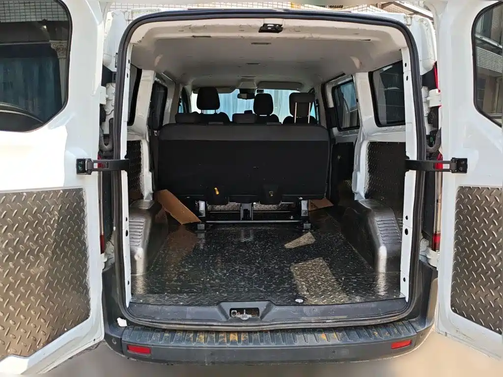 Ford Transit 2023 — фото 10