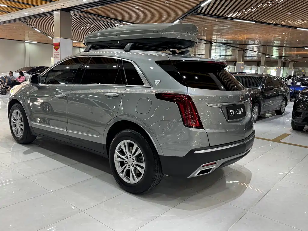 Cadillac XT5 2023 — фото 8