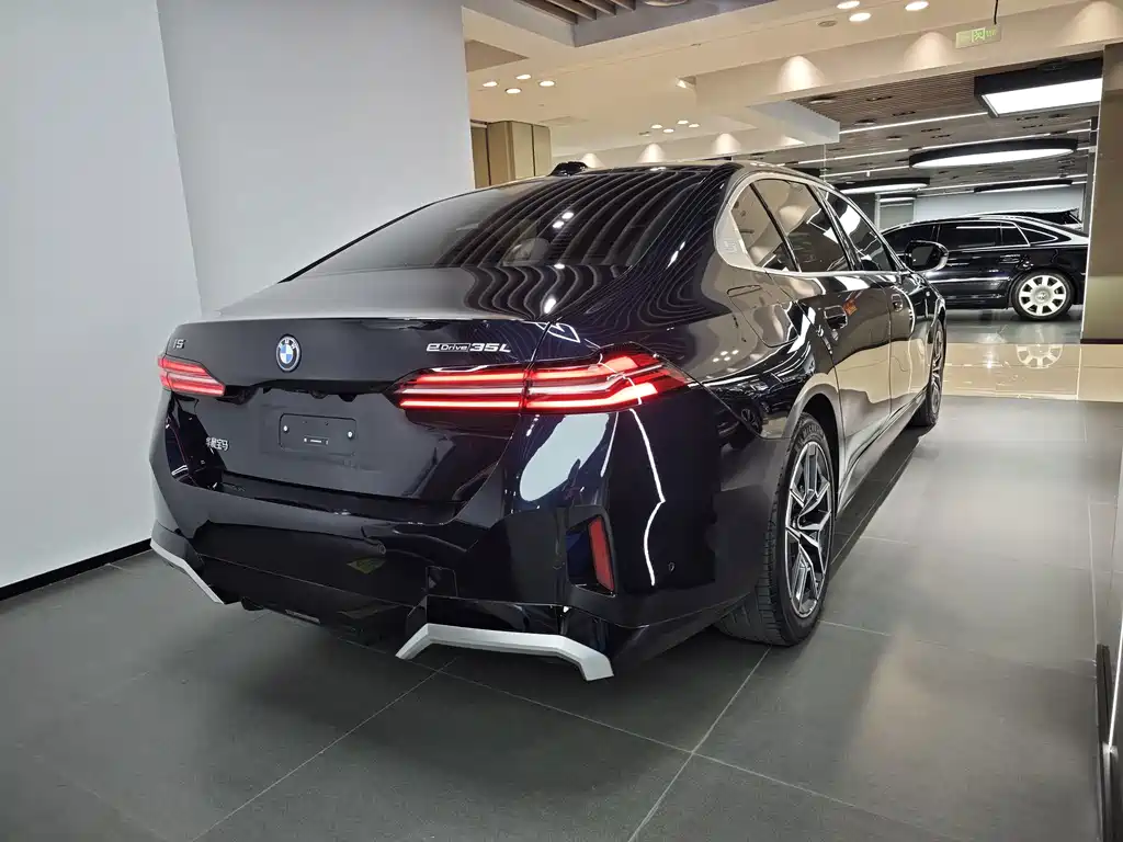 BMW i5 2024 — фото 4