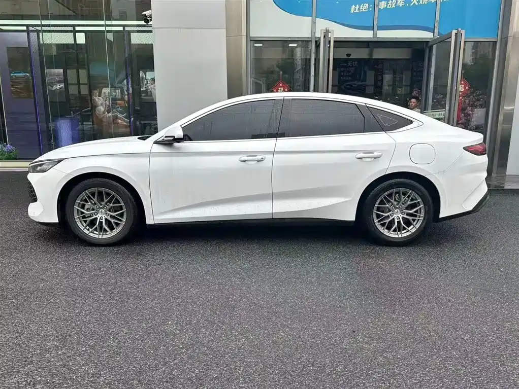 BYD Qin L 2025 — фото 7