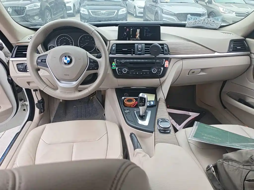 BMW 3 Series GT 2014 — фото 10