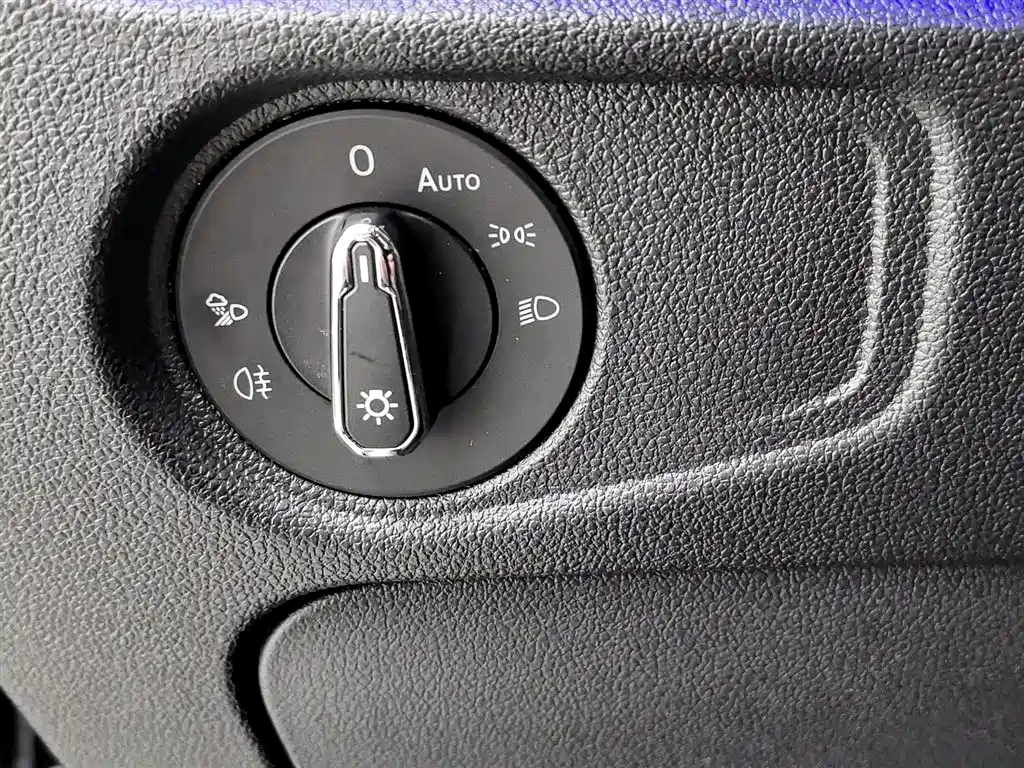 Volkswagen Passat 2024 — фото 21