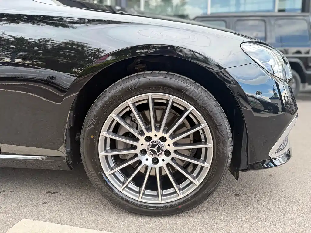 Mercedes-Benz E-Class 2023