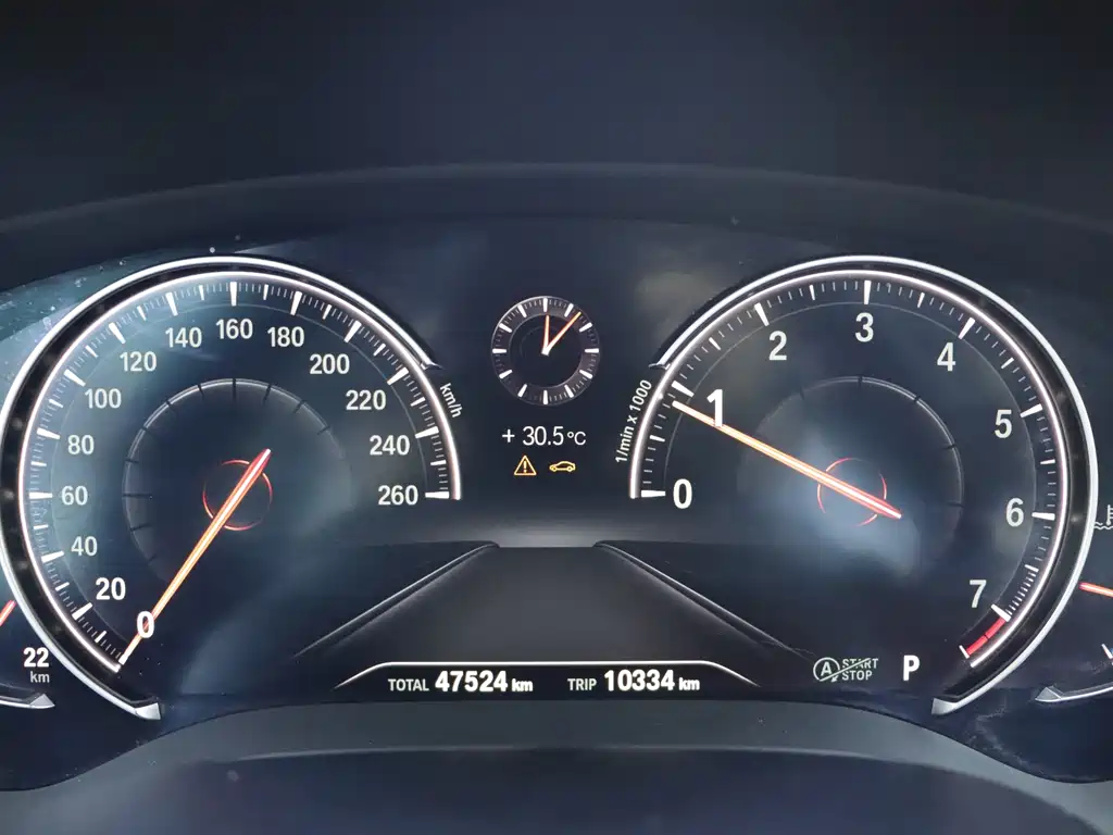 BMW 5 Series 2017 — фото 17