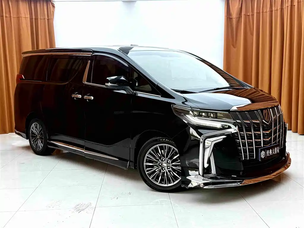 Toyota Alphard 2017 — фото 3